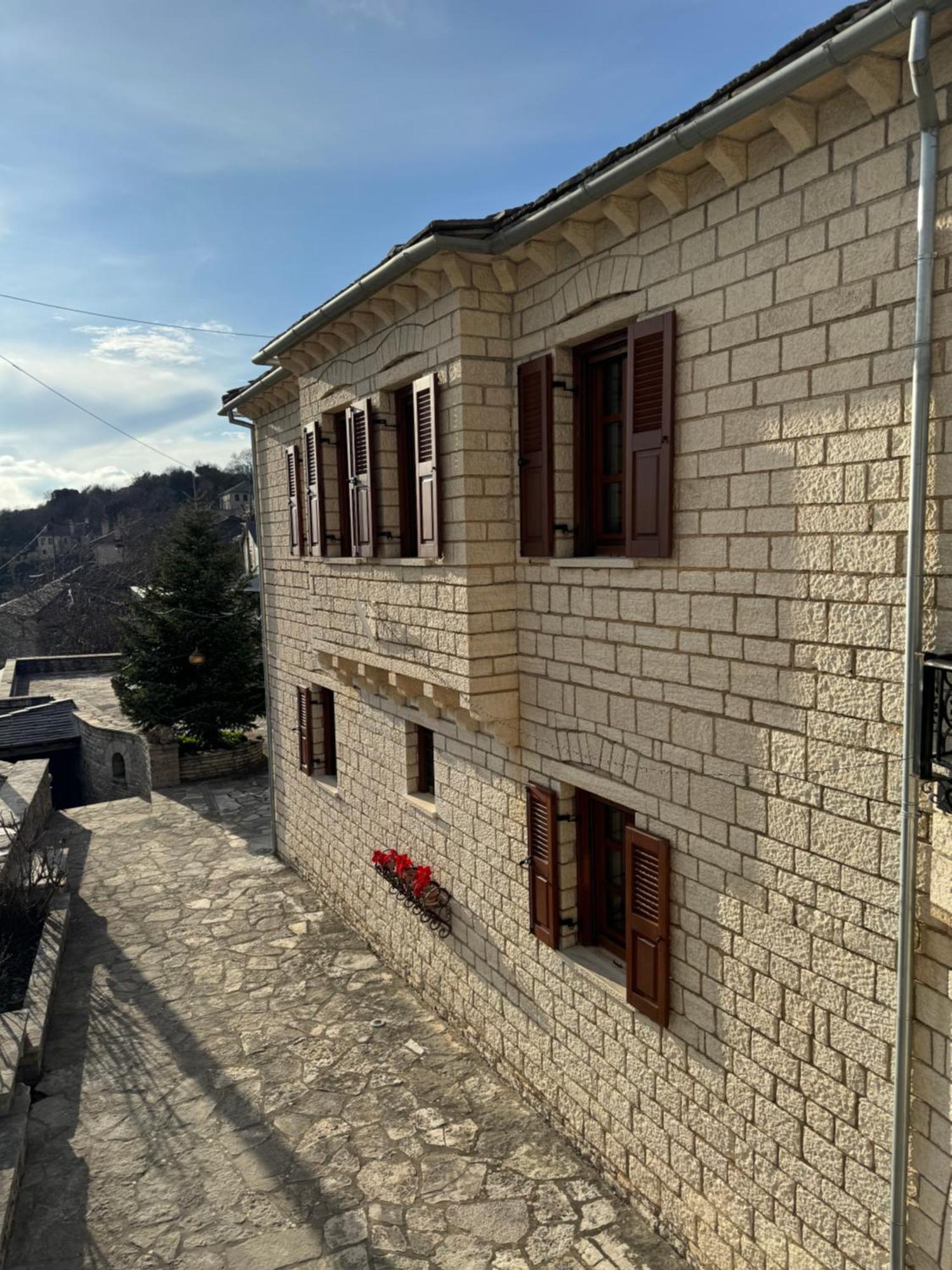Βίτσα Πετρόκτιστο Αρχοντικό "Ιόλη" Με Θέα Ζαγόρι Villa Exterior photo